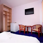 Hotel Oasis *