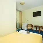 Hotel Oasis *