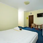 Hotel Oasis *