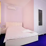 Oasis Hotel *